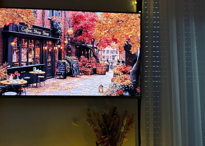 Black Diamond Apartment *